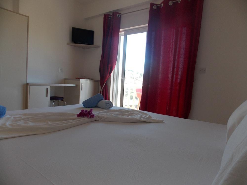 Mucobega Hotel Саранда Екстер'єр фото